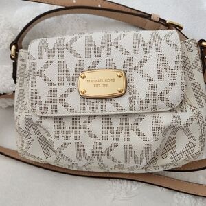 Michael Kors Cream Crossbody Bag With Gold Accent.